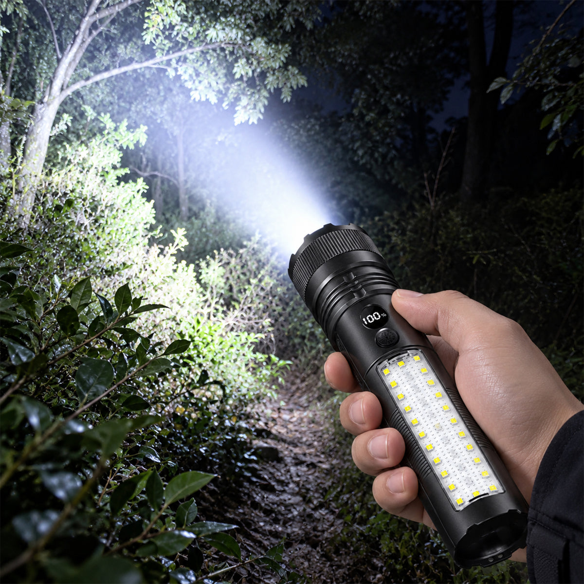 Ultra-bright high-intensity outdoor flashlight