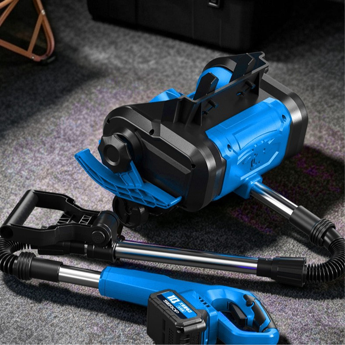 Compact cordless lithium-ion snow blower